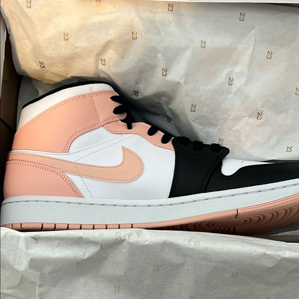 Air Jordan 1 Mid